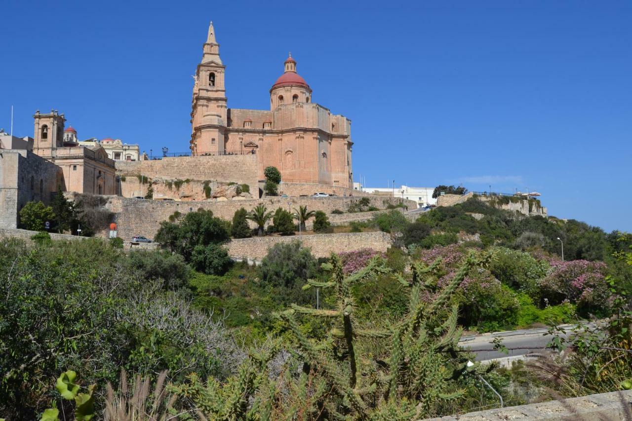Mellieha Town Centre Bright & Spacious 3 Bedroom Apartment エクステリア 写真