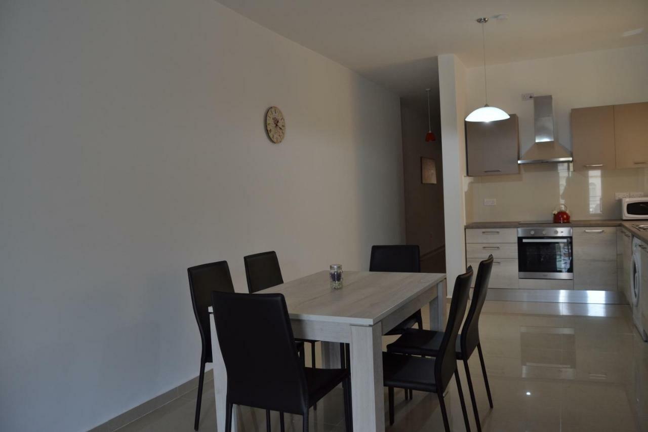 Mellieha Town Centre Bright & Spacious 3 Bedroom Apartment エクステリア 写真