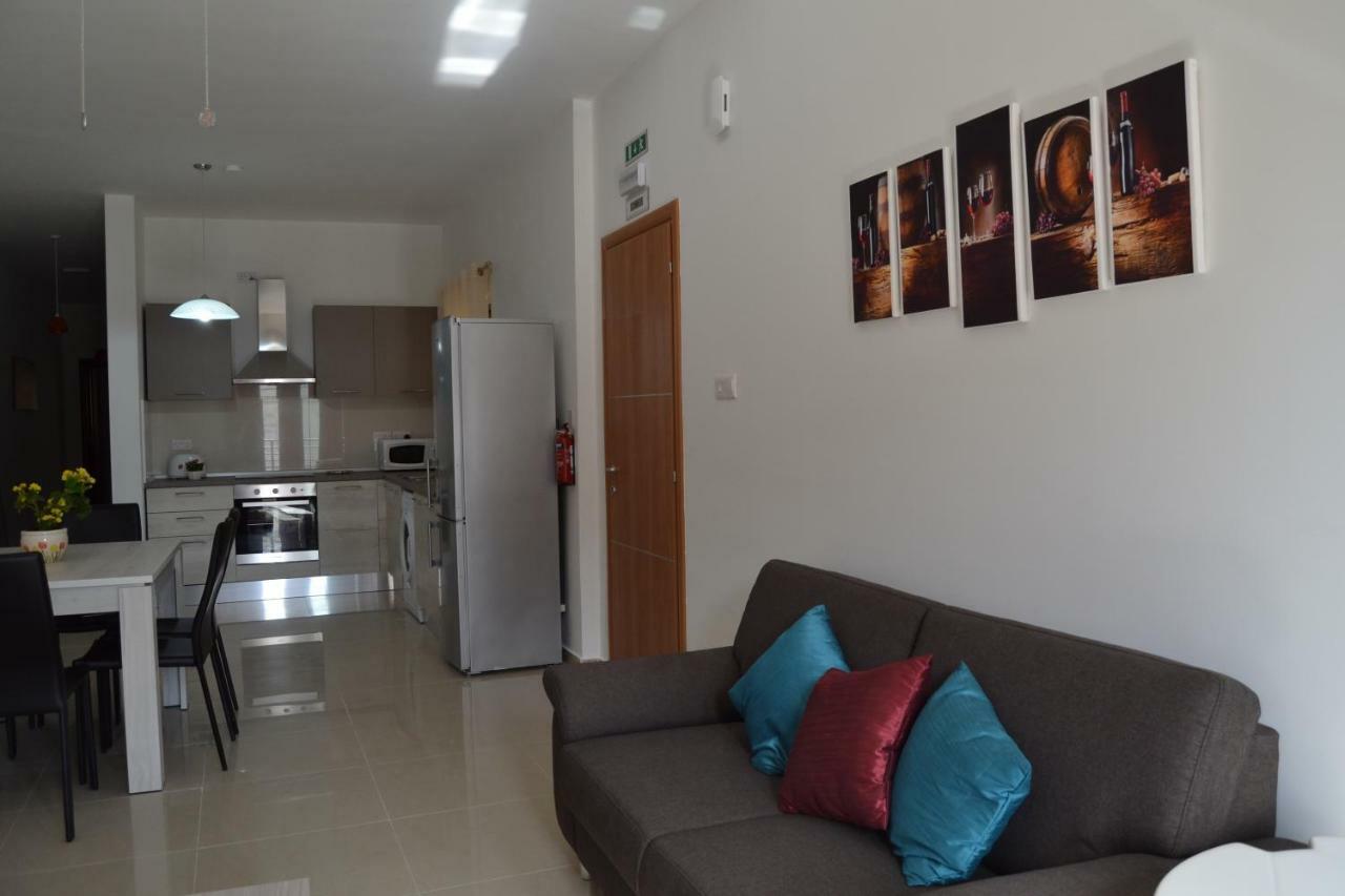 Mellieha Town Centre Bright & Spacious 3 Bedroom Apartment エクステリア 写真