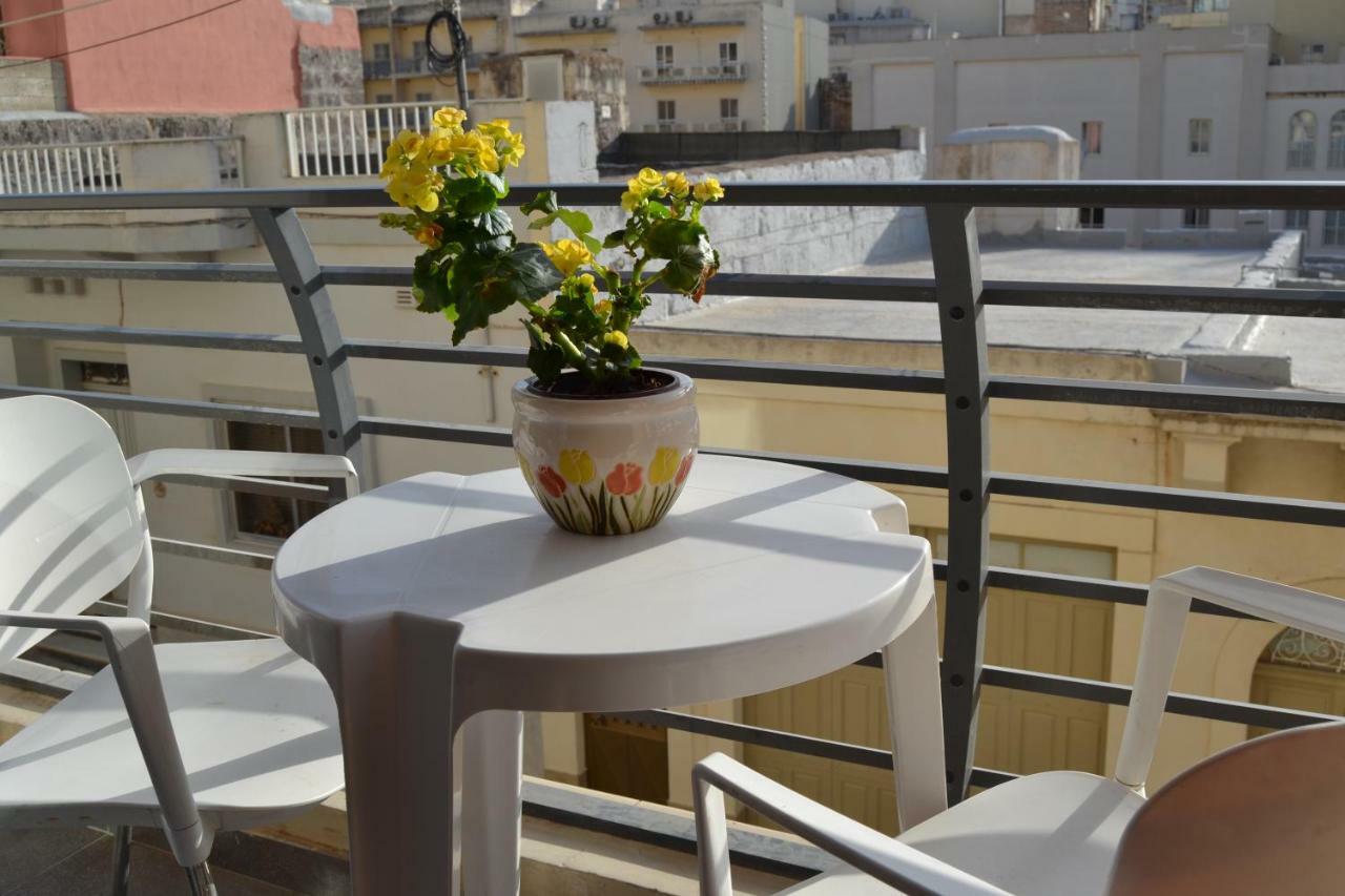 Mellieha Town Centre Bright & Spacious 3 Bedroom Apartment エクステリア 写真