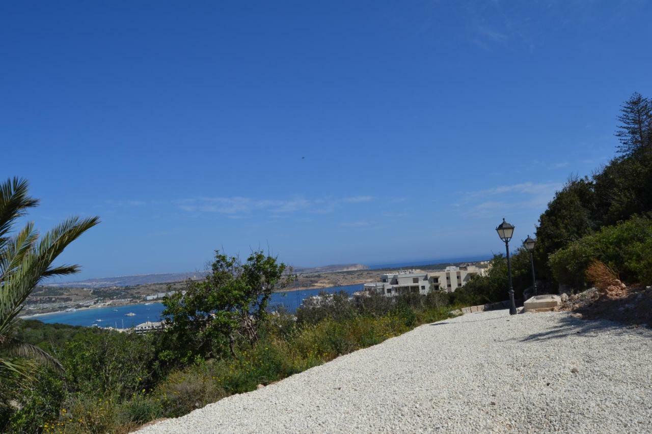 Mellieha Town Centre Bright & Spacious 3 Bedroom Apartment エクステリア 写真